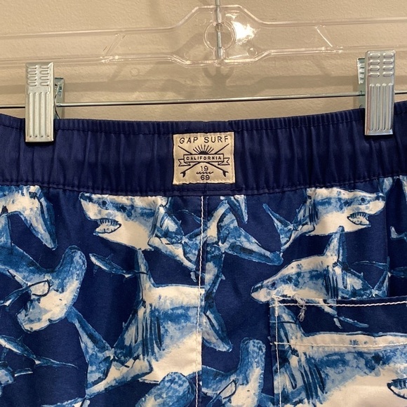 Gap - boys swim trunks.  Set of 3!! Size Medium - Picture 8 of 15